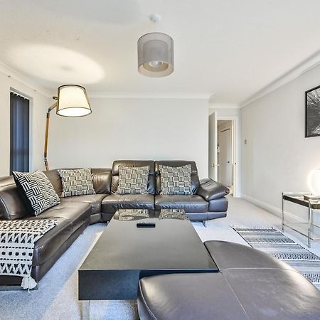 Canford Cliffs Top Floor Sandbanks Apartment With Free Parking Just Minutes From The Beach And Bars מראה חיצוני תמונה