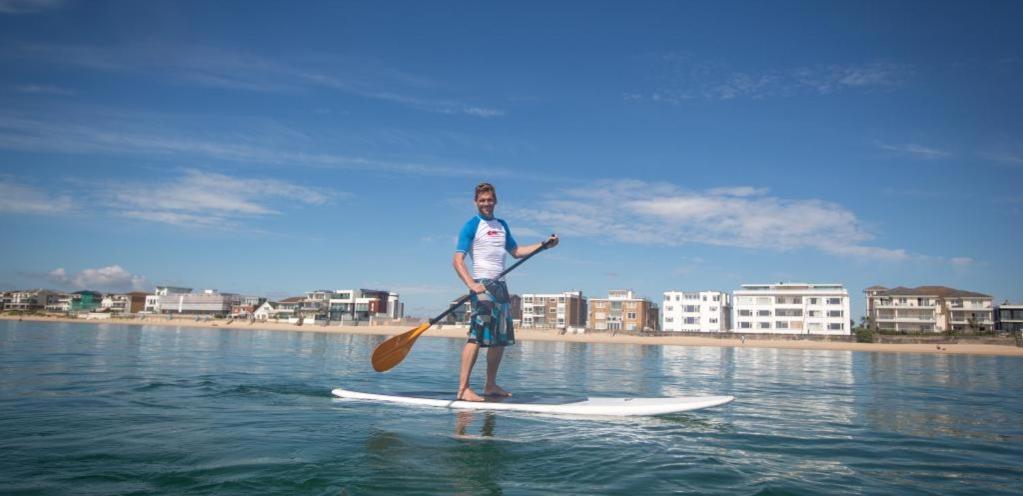Canford Cliffs Top Floor Sandbanks Apartment With Free Parking Just Minutes From The Beach And Bars מראה חיצוני תמונה